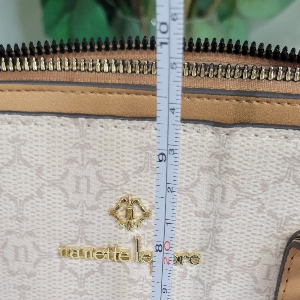 🥳HP🥳 NANETTE LEPORE floral dome bag. several compartments crossbody satchel - Picture 13 of 14